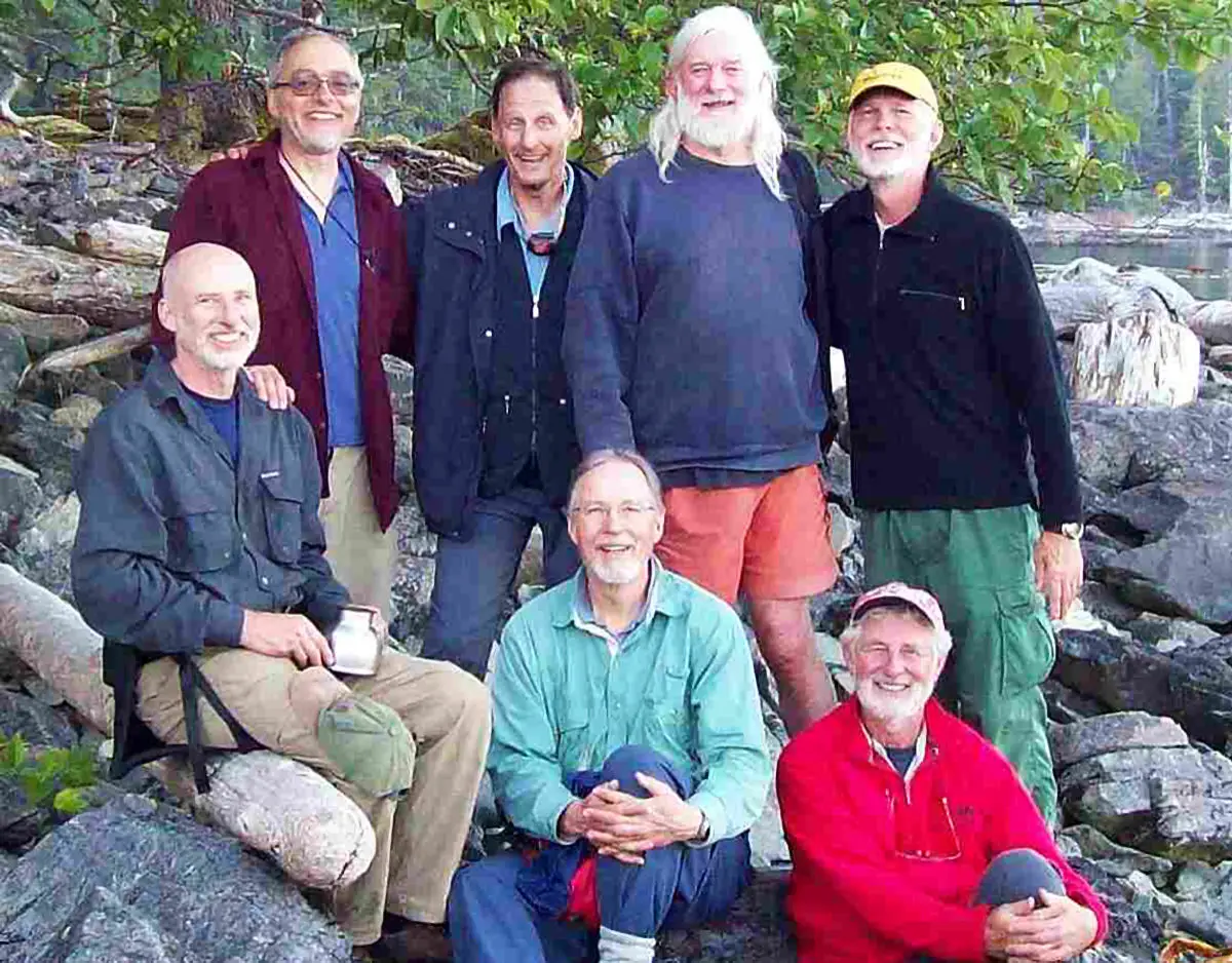Haida paddling crew
