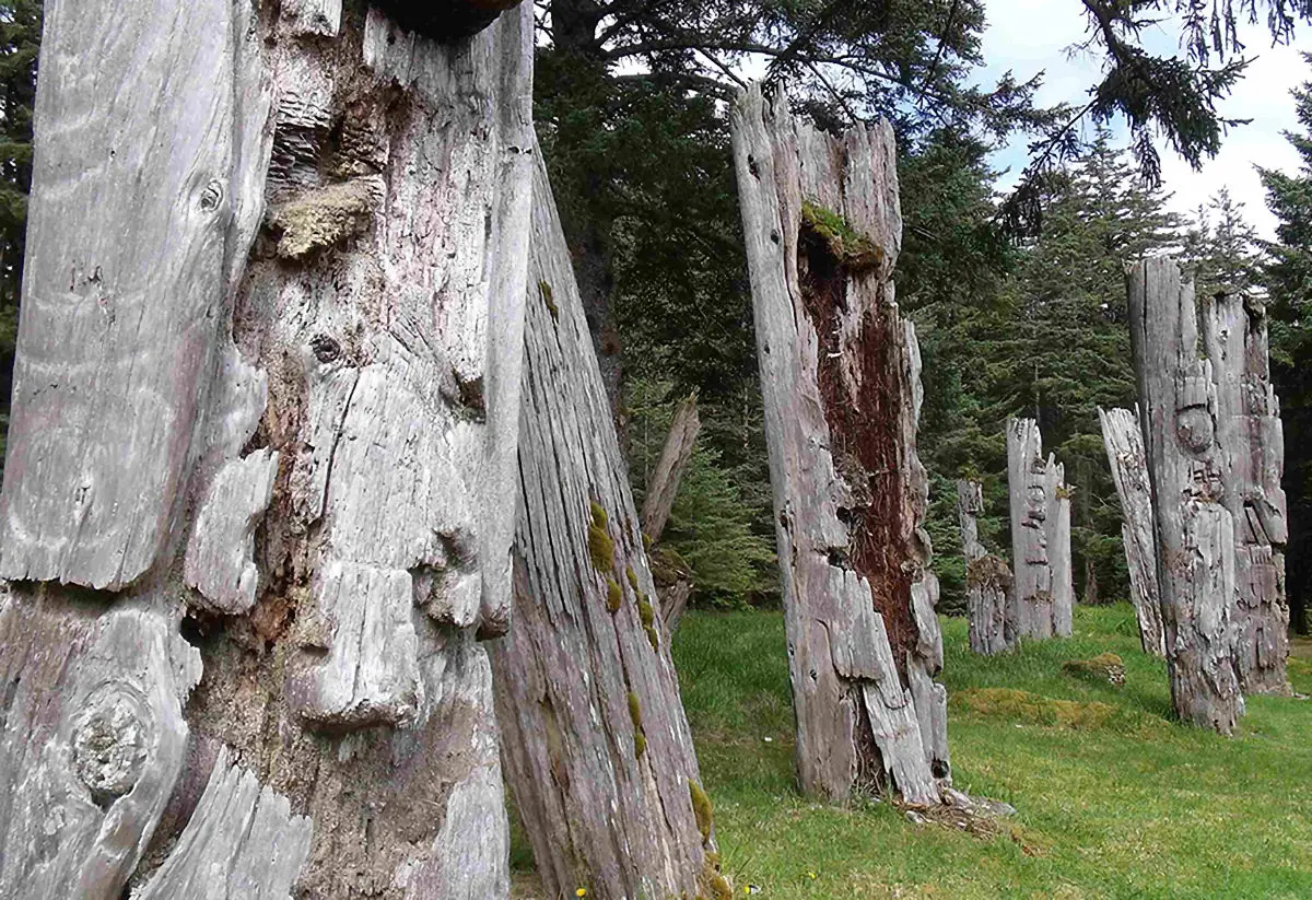 Haida totem