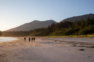 Read more about the article Paddling within the Ahousaht Hahoulthee